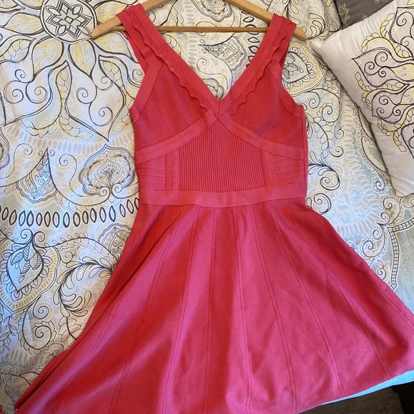 Rose pink Guess bandage dress, size medium - Picture 15 of 16